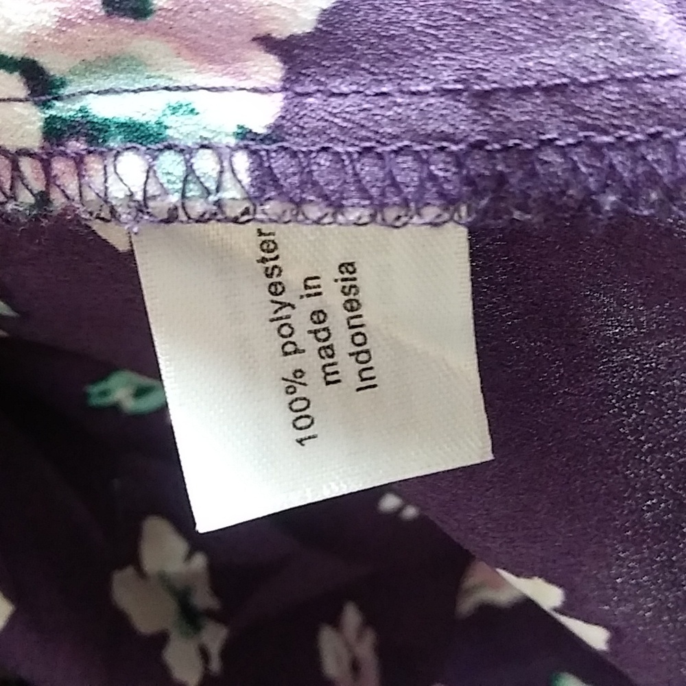 Lane Bryant 16 Blouse Purple Floral Ruffled V Notch- Tab Sleeve - Picture 7 of 14
